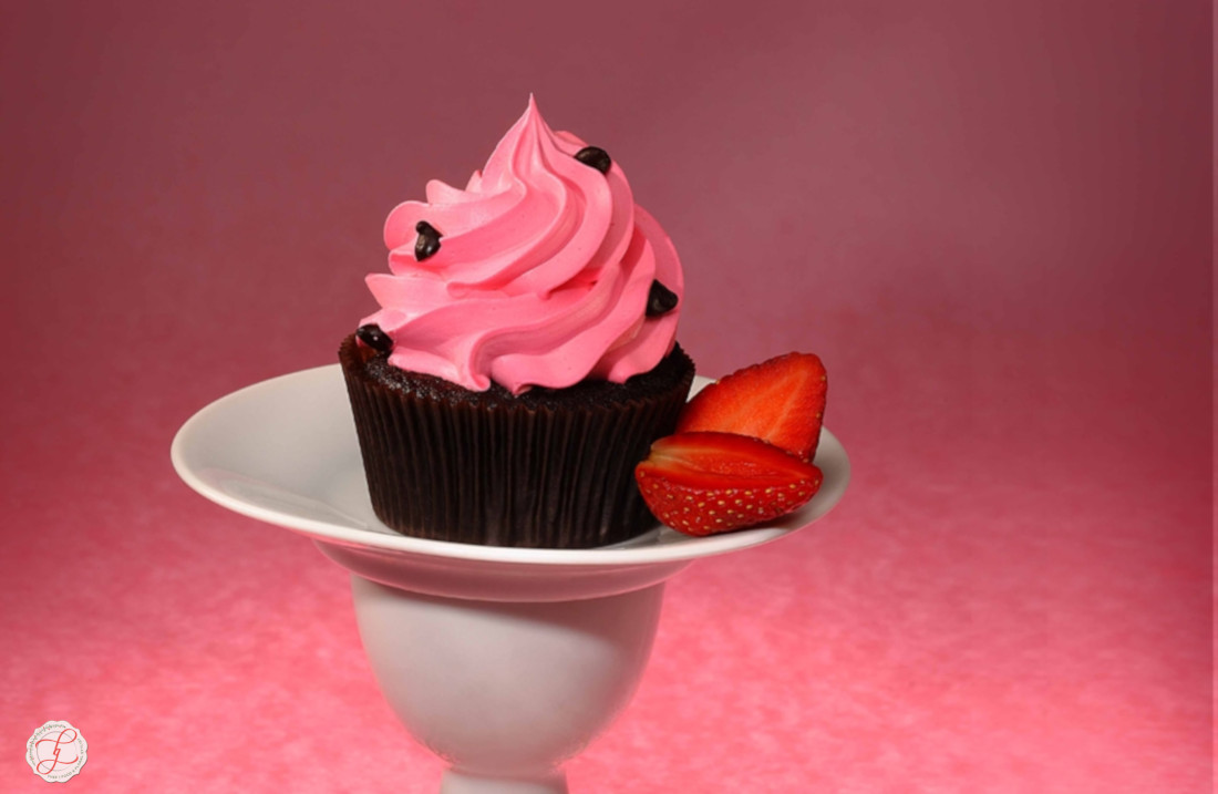 Foodstyling-Desserts Strawberry cupcake, Strawberry flavored patty cakes